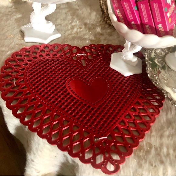 ❤️NWT Large Red Valentine Heart Doily Style Placemats Set/4 - Picture 3 of 6